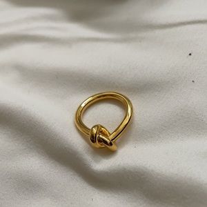 Celine knot ring